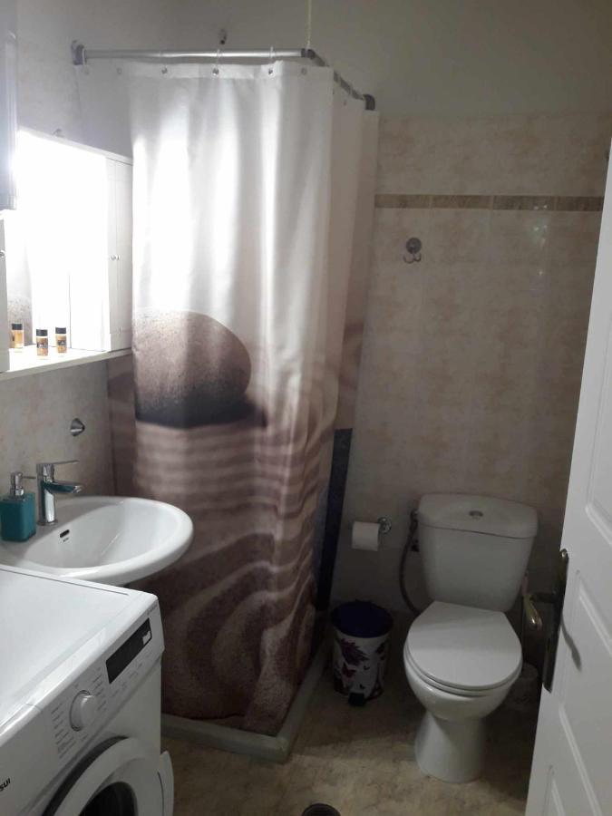 Simple, Calm And Center 2 Apartment กาลามาตา ภายนอก รูปภาพ