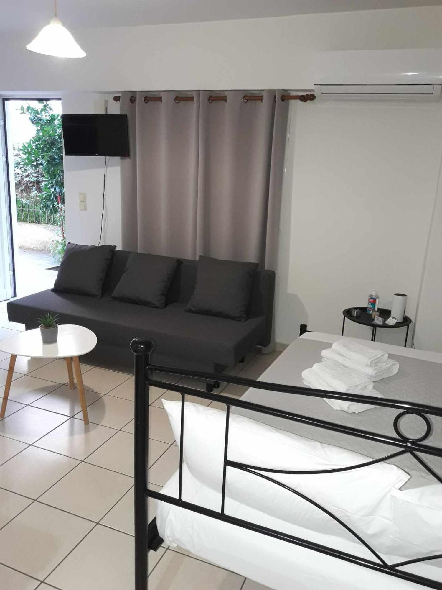 Simple, Calm And Center 2 Apartment กาลามาตา ภายนอก รูปภาพ